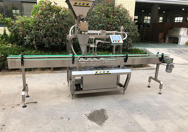 全自動牛肉醬干濕分離灌裝機(jī)實拍