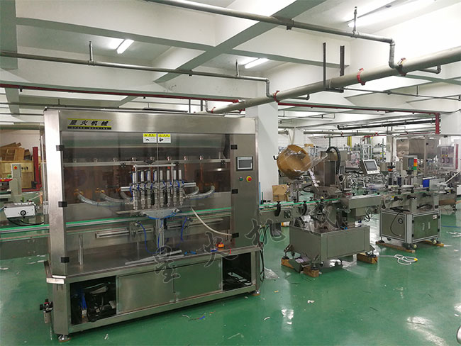 牛肉醬灌裝機(jī)專業(yè)生產(chǎn)廠家設(shè)備車(chē)間展示