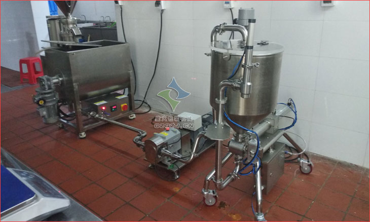 小型牛肉醬灌裝機(jī)